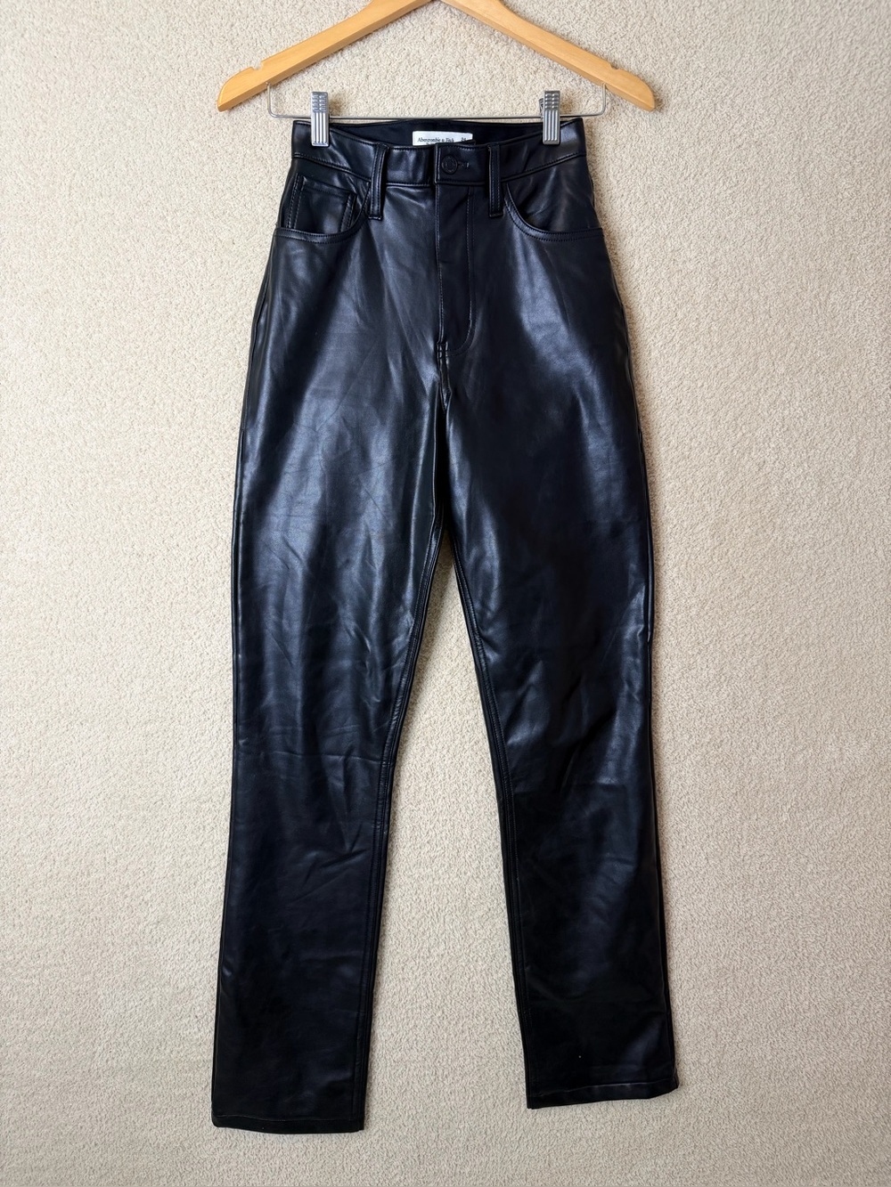 Abercrombie & Fitch Curve Love 90s Straight Vegan Leather Pants Black Size 24/00